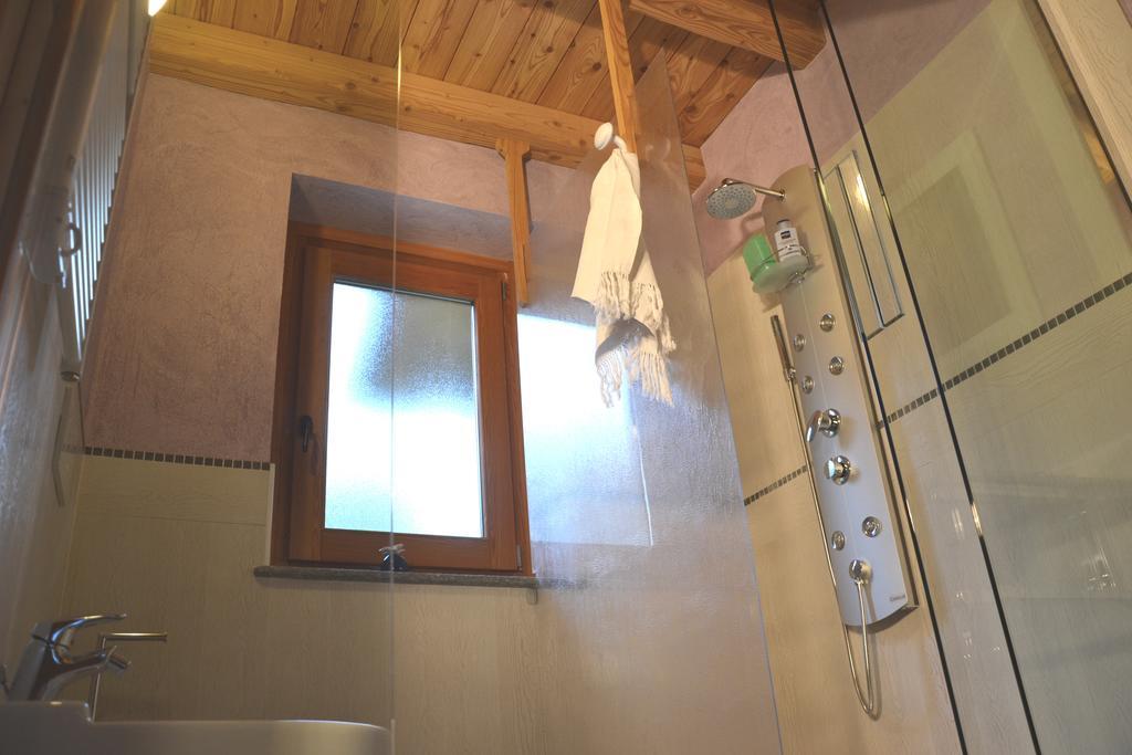 Village Paradis Roisan Room photo