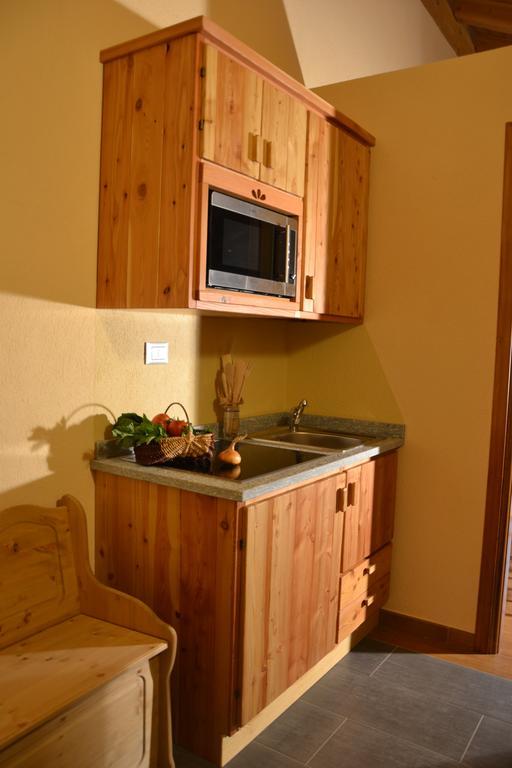 Village Paradis Roisan Room photo